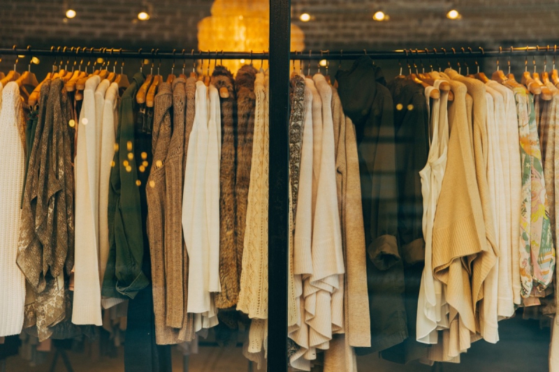 ecommerce-CAGNES SUR MER-min_clothe_fashion_store_shop_window_store_front-21277